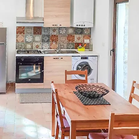 Stunning In Castiglione Messer R, With 1 Bedrooms, Wifi And Outdoor Swimming Pool * Castiglione Messer Raimondo